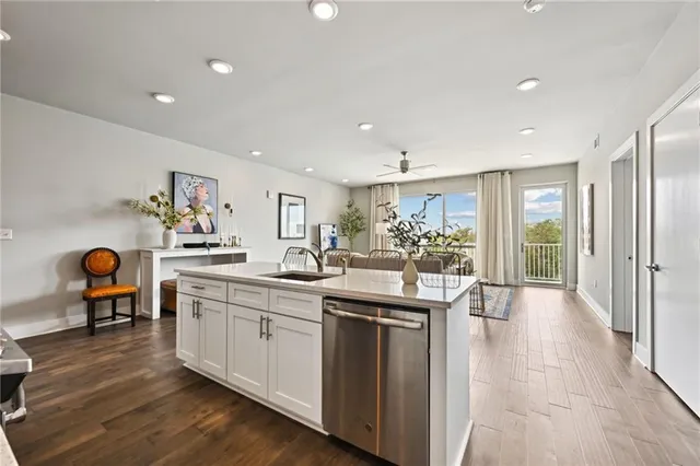 $450,000 | 900 Bartholomew Street, Unit 516, New Orleans, LA 70117