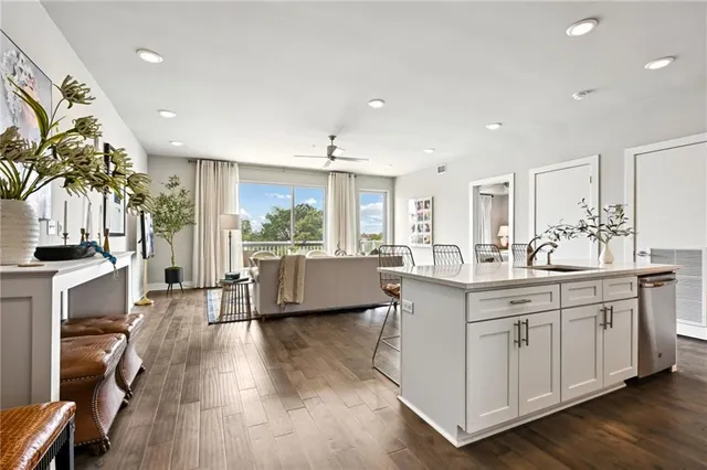 $450,000 | 900 Bartholomew Street, Unit 516, New Orleans, LA 70117