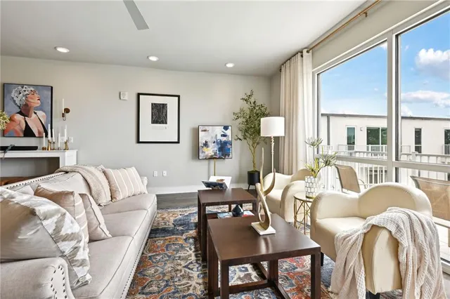 $450,000 | 900 Bartholomew Street, Unit 516, New Orleans, LA 70117