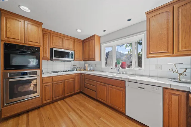 $2,000,000 | 3393 Sutton Loop, Fremont, CA 94536