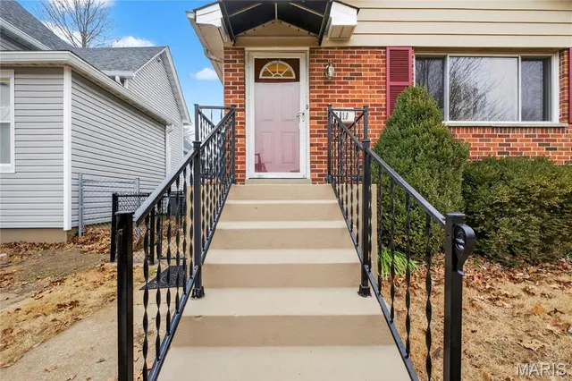 $284,900 | 6919 Marquette Avenue, St. Louis, MO 63139