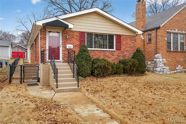 $284,900 | 6919 Marquette Avenue, St. Louis, MO 63139