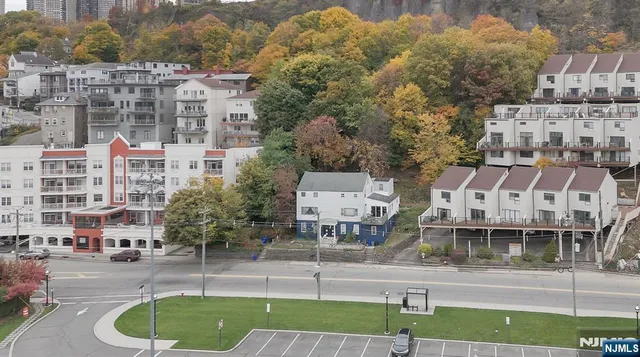 $3,800,000 | 1106-1108 River Road, Edgewater, NJ 07020