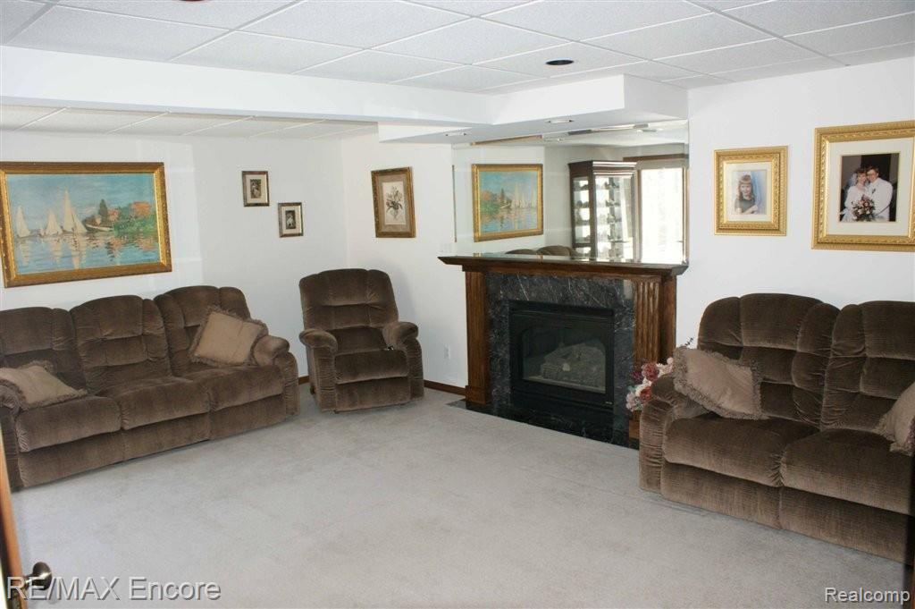 9580 Ridge Top Trail Clarkston, MI 48348 - Photo 9 of 11 LL family room w fire place.JPG