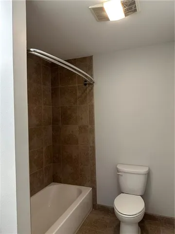 $1,300 | 4404 Lake Vista Drive, Unit B, Metairie, LA 70006
