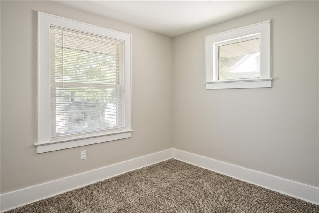 19 Northeast Avenue Rochester, NY 14621 - Photo 24 of 34