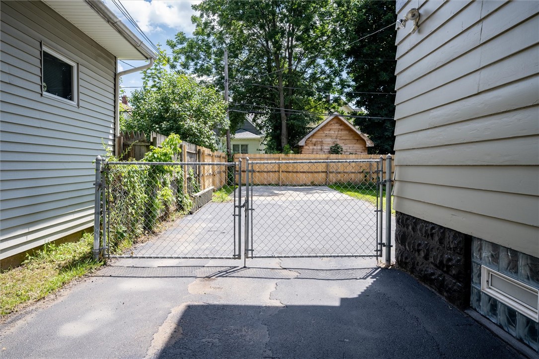 19 Northeast Avenue Rochester, NY 14621 - Photo 32 of 34