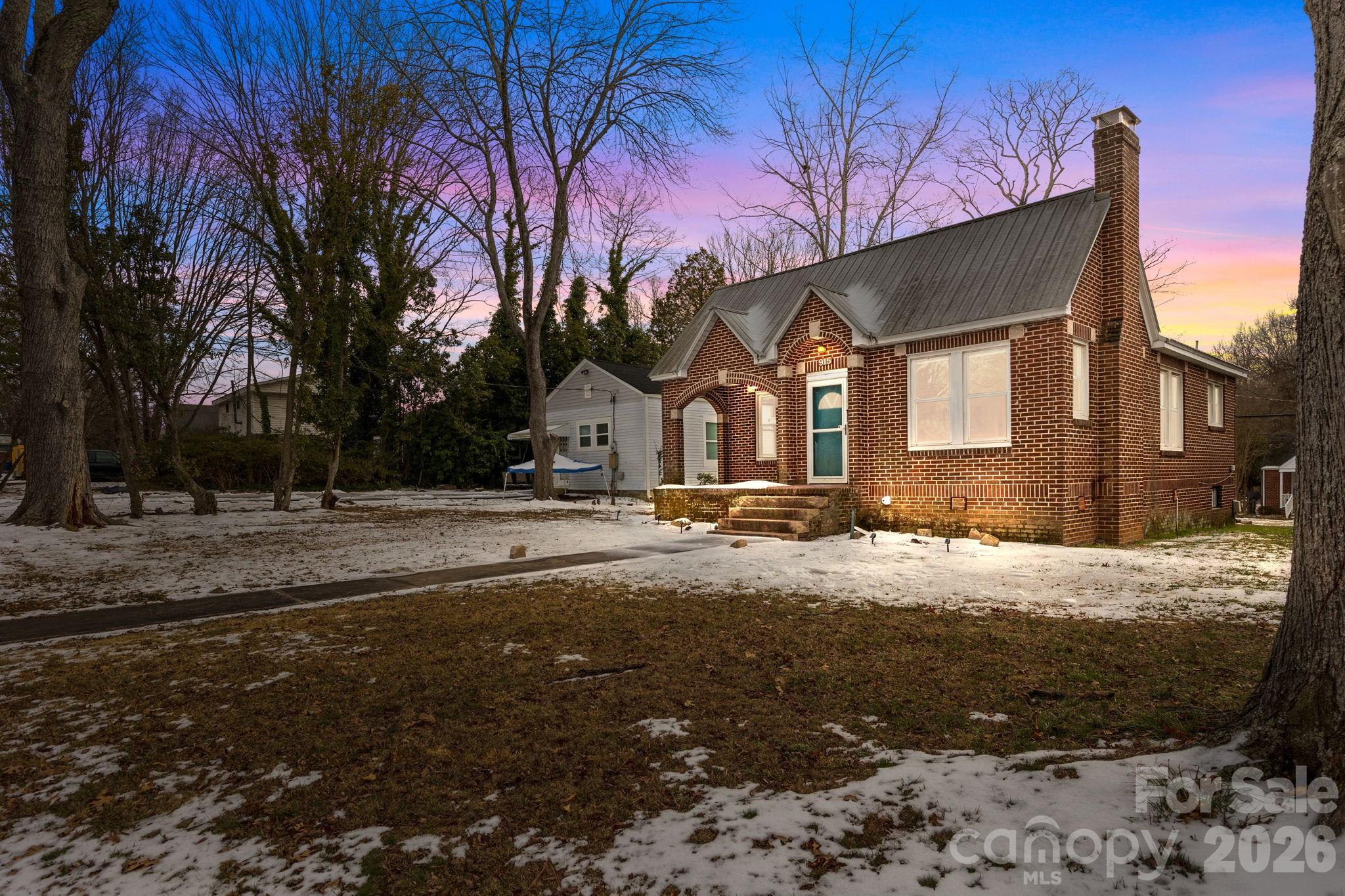 915 Lincolnton Road Salisbury, NC 28144 - Photo 1 of 40