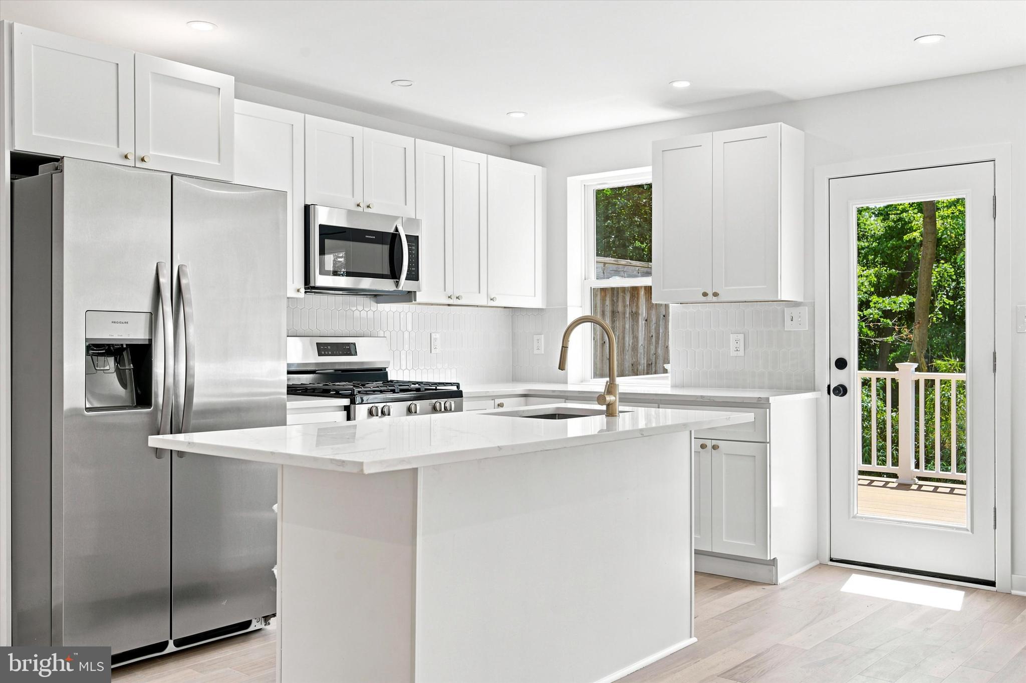 258 Rochelle Avenue Philadelphia, PA 19128 - Photo 7 of 26 Kitchen