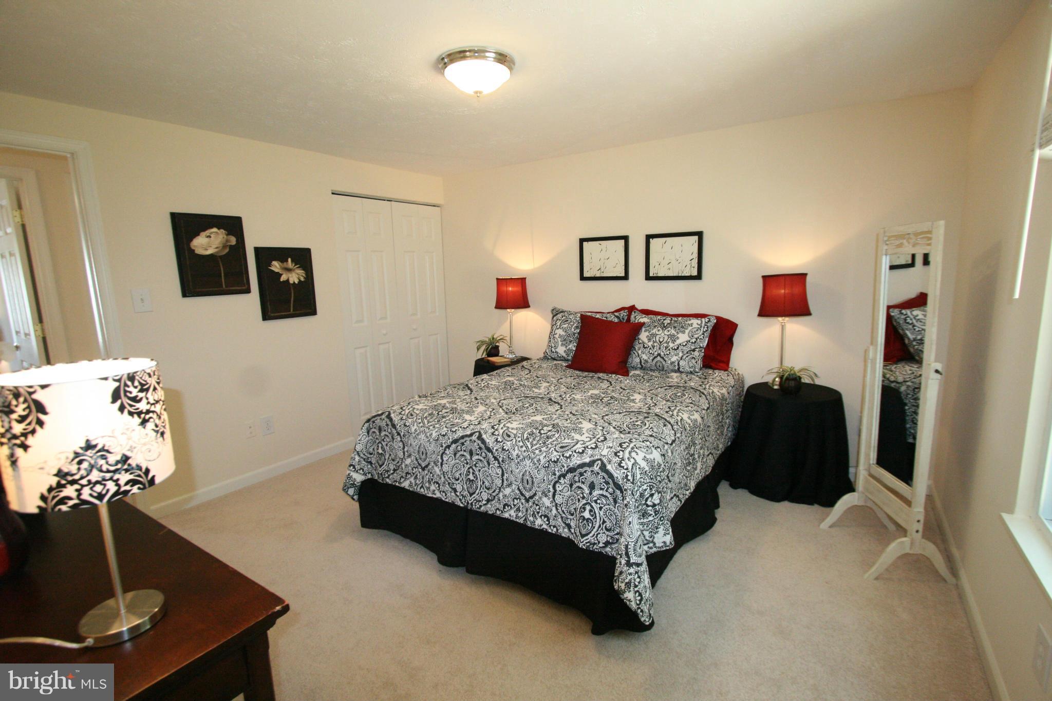 6116 Mantle Road Burke, VA 22015 - Photo 11 of 30 A Private Oasis