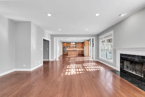 $1,149,990 | 141 Walnut Street, Libertyville, IL 60048
