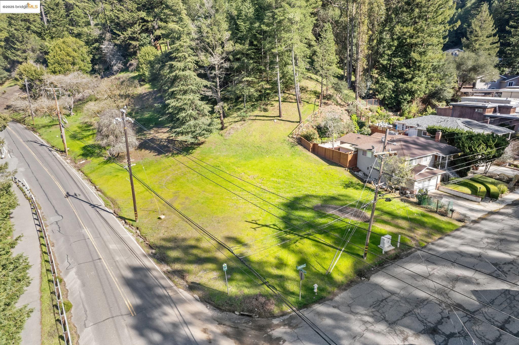 6658 Shepherd Canyon Road Oakland, CA 94611 - Photo 3 of 19 a view of a swimming pool