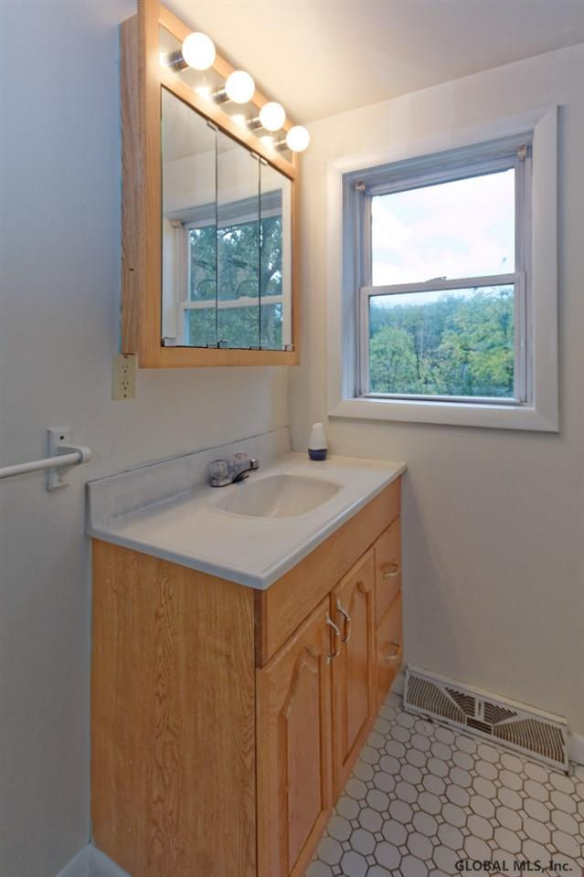 88 New Turnpike Road Troy, NY 12182 - Photo 20 of 40 Bathroom