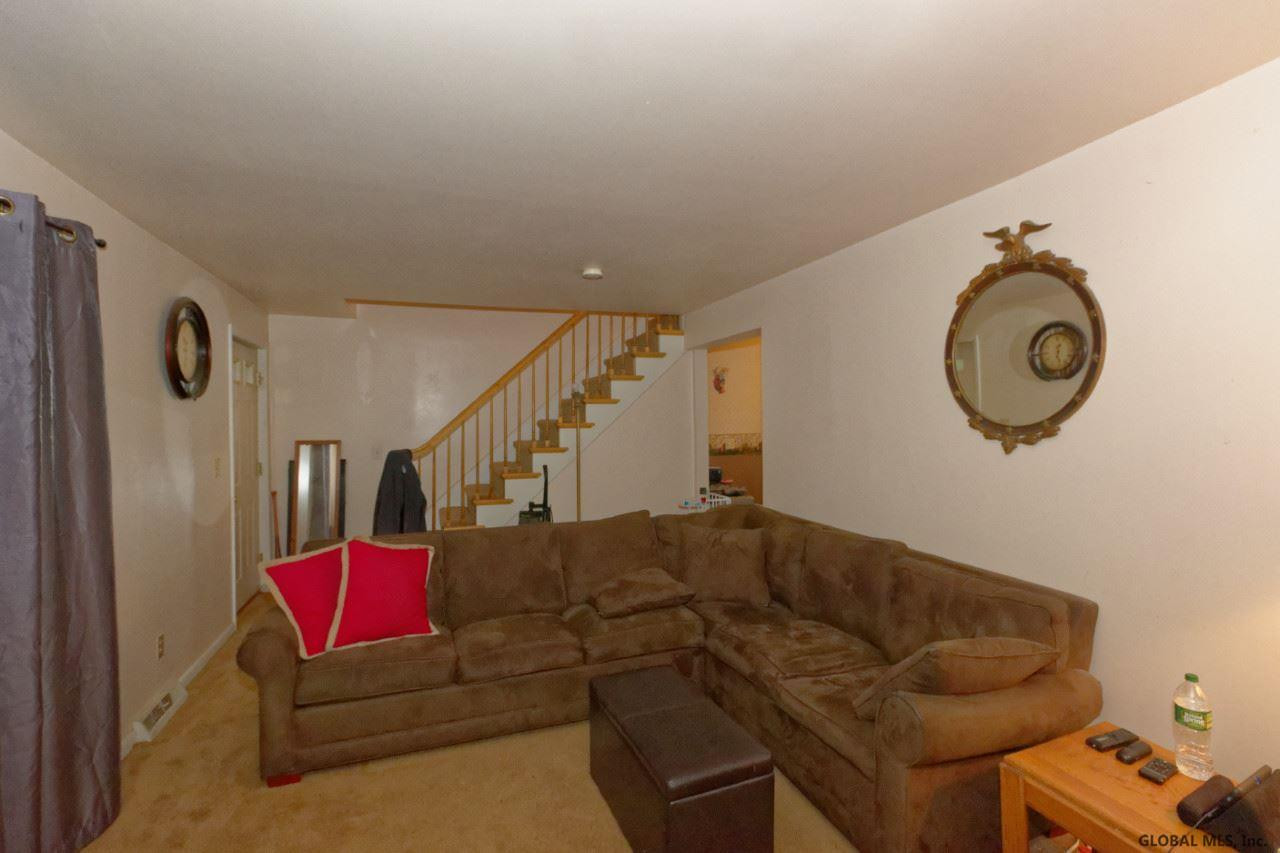 88 New Turnpike Road Troy, NY 12182 - Photo 26 of 40 Livingroom