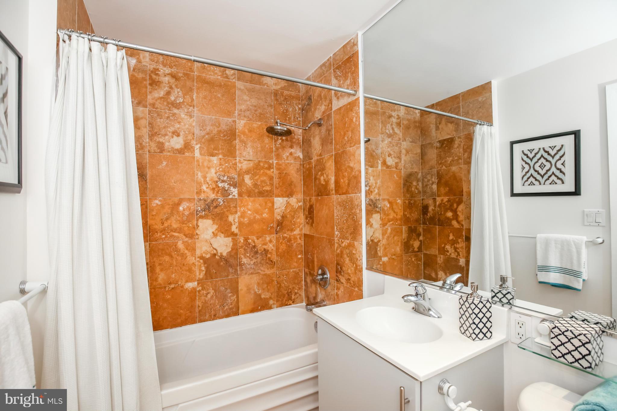 1300 13th Street Northwest, Unit 703 Washington, DC 20005 - Photo 19 of 30 Bath (Master)
