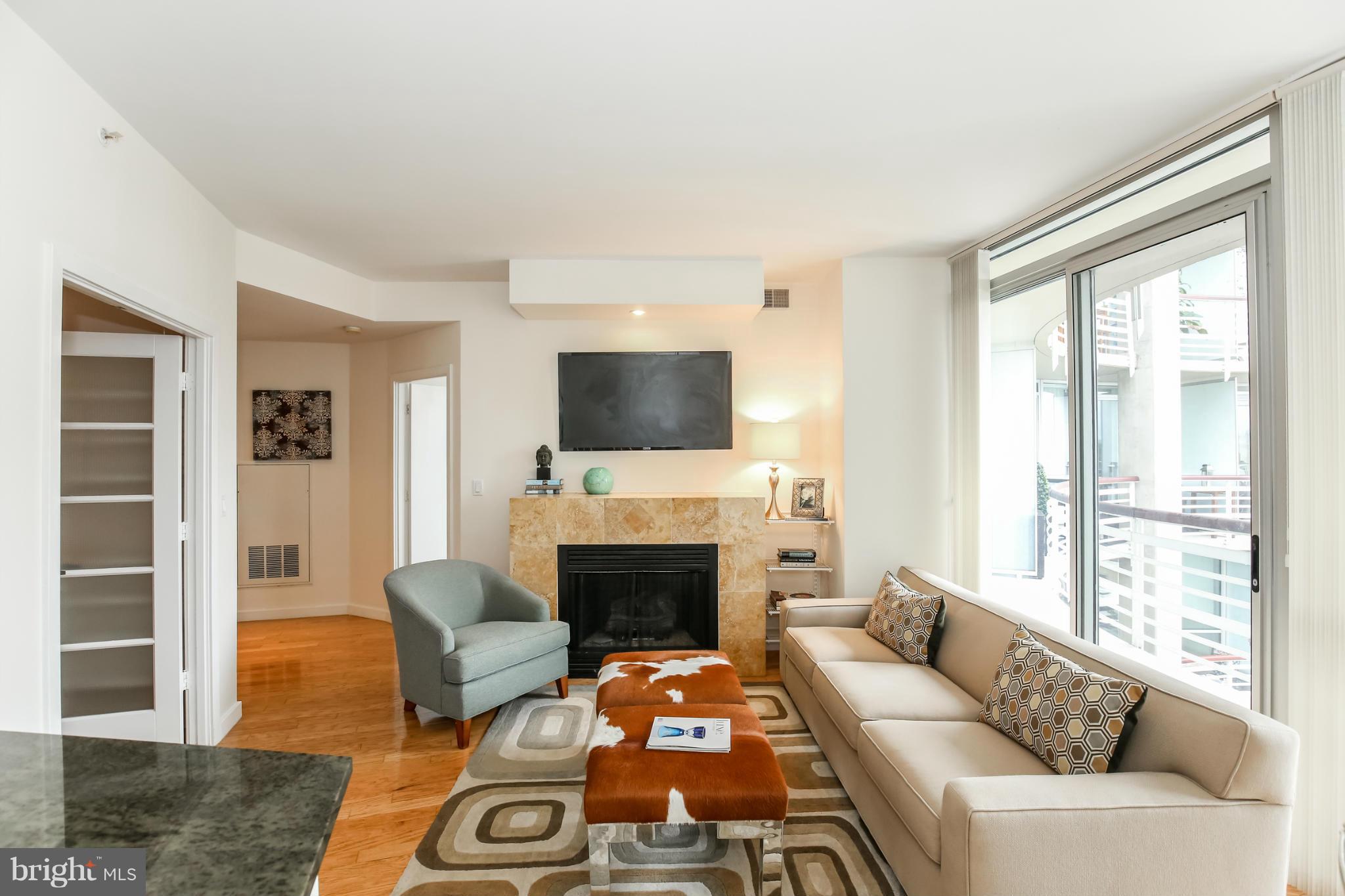 1300 13th Street Northwest, Unit 703 Washington, DC 20005 - Photo 3 of 30 Living Room