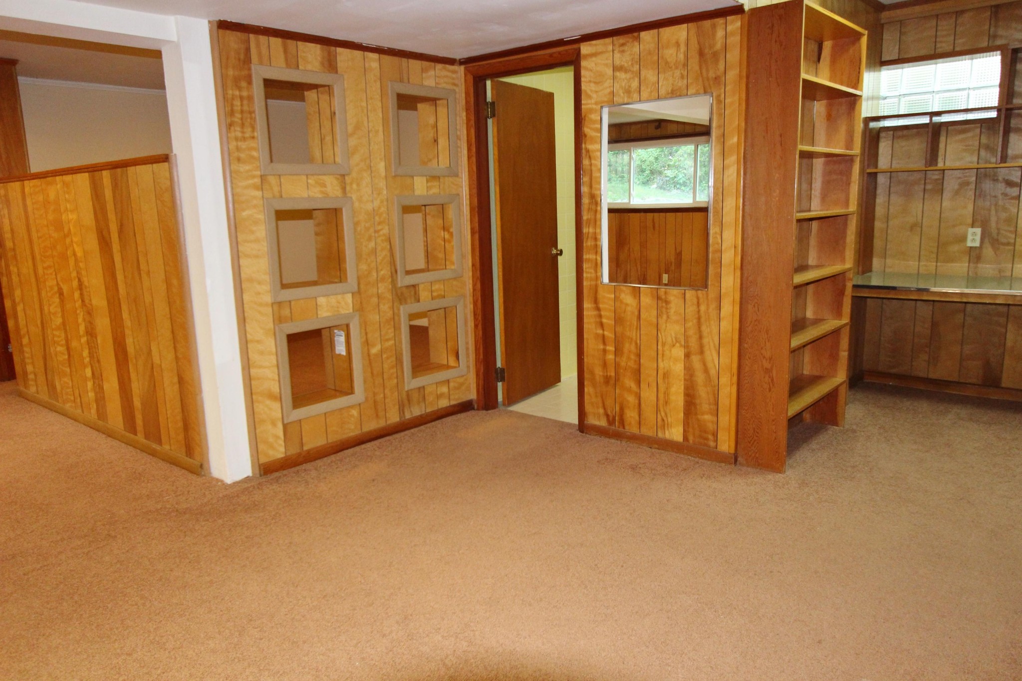 133 North Seneca Road Oak Ridge, TN 37830 - Photo 29 of 35 a view of front door with hallway