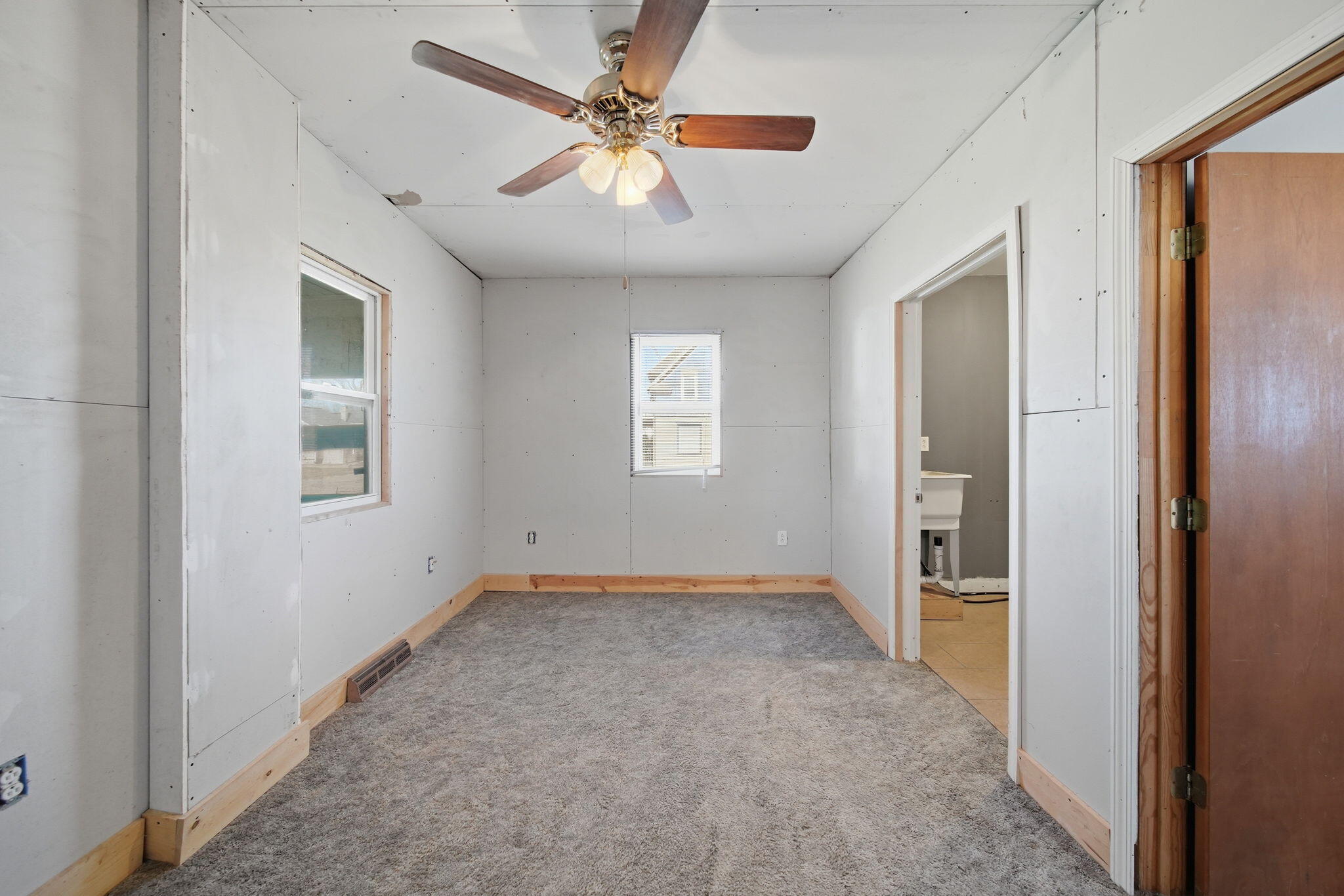 1025 Hamilton Street Jackson, MI 49202 - Photo 15 of 36 12-web-or-mls-DSC02072