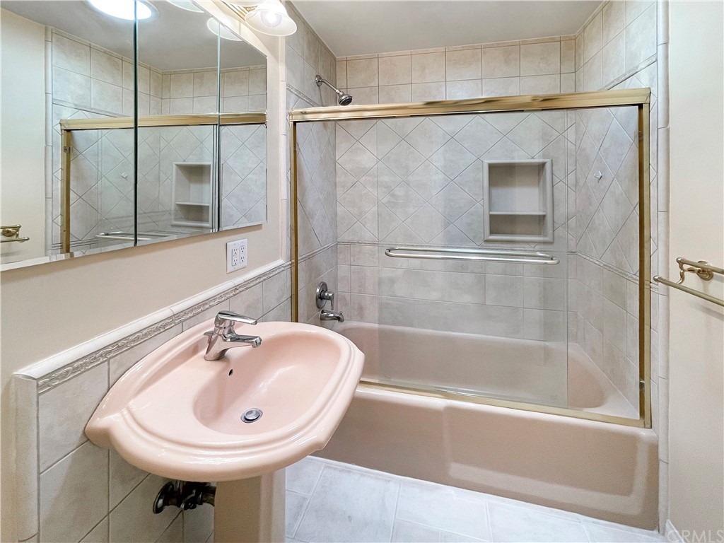 601 North Valley Street Burbank, CA 91505 - Photo 15 of 32