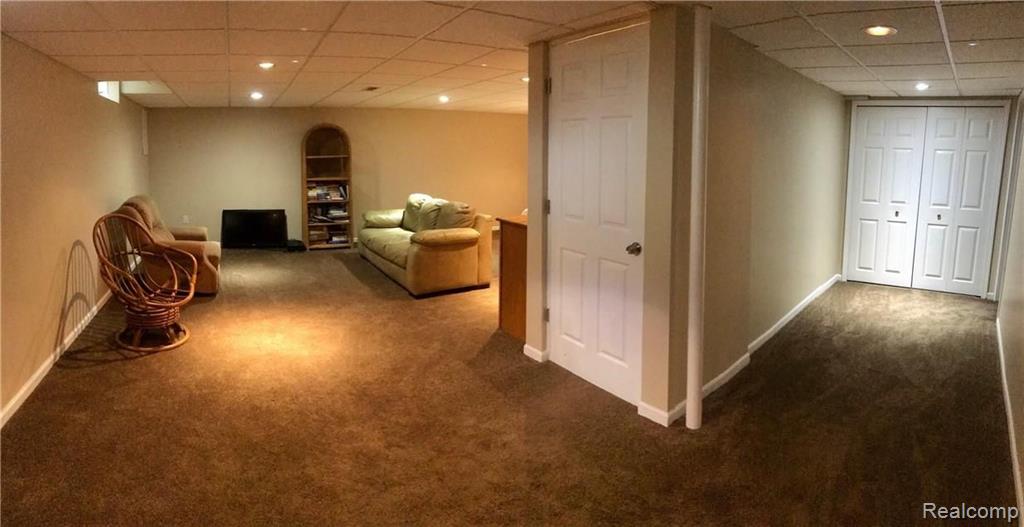 424 Reeves Pinckney, MI 48169 - Photo 26 of 31 Gallery Image 26