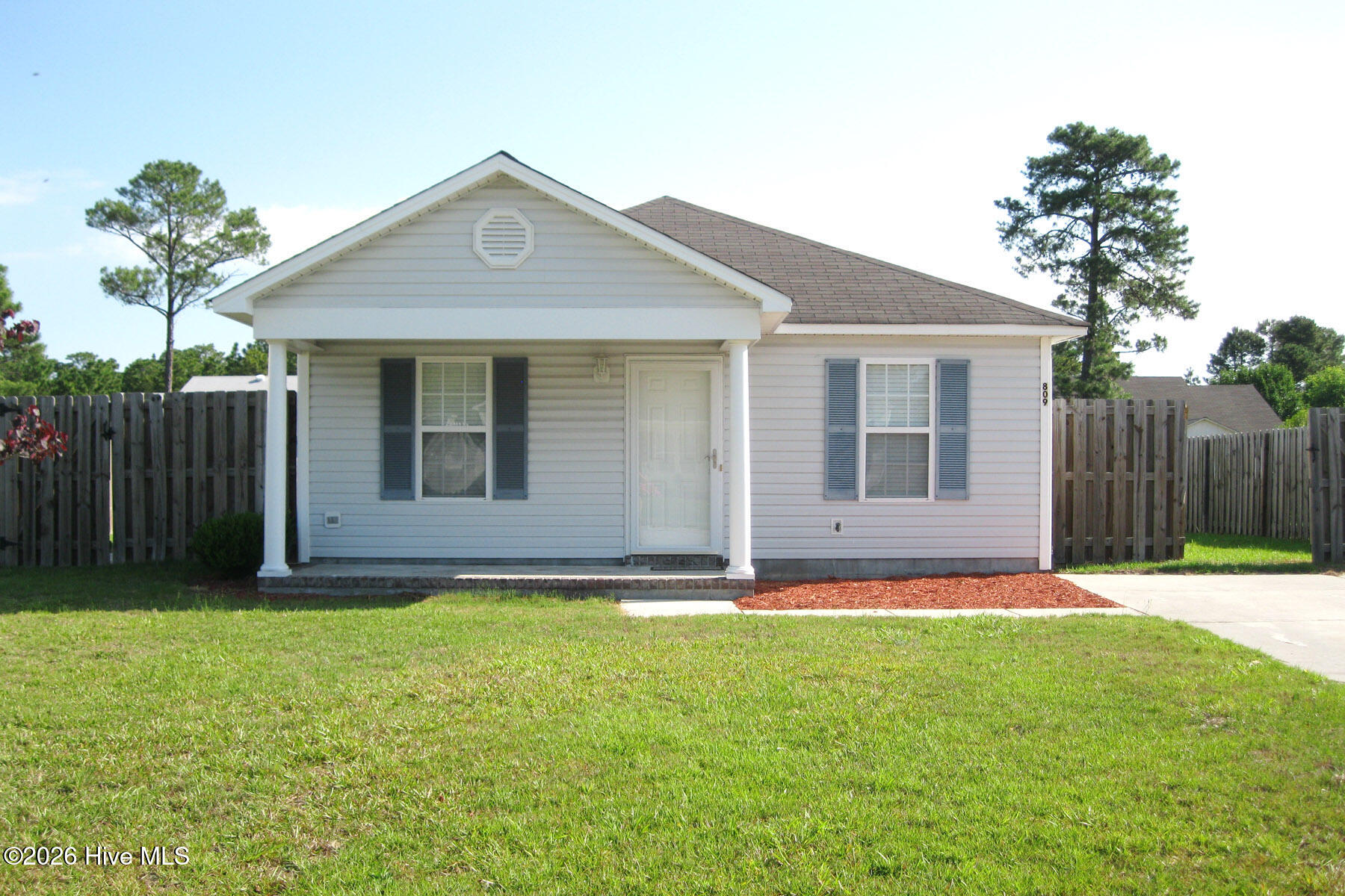 809 Tisbury Lane Wilmington, NC 28412 - Photo 1 of 10 Front