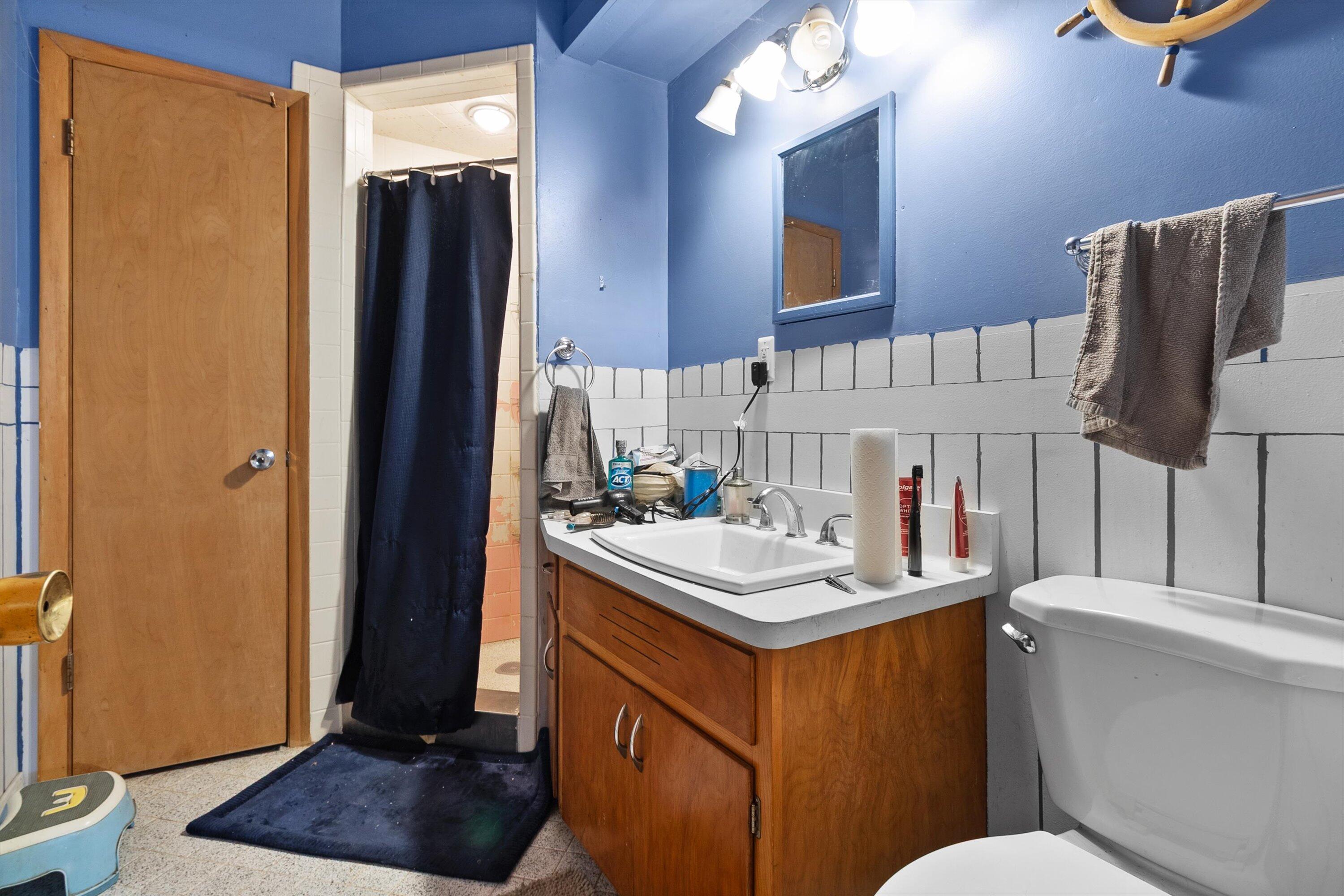 W351-s10308 W351-s10308 Tuohy Road Eagle, WI 53119 - Photo 7 of 24 Bathroom