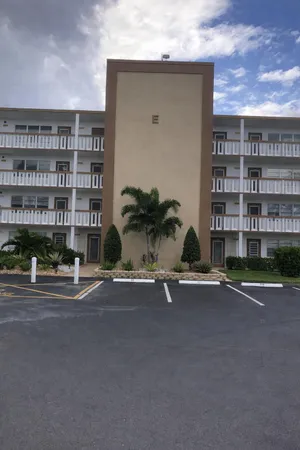 $1,699 | 3085 Cornwall East, Boca Raton, FL 33434