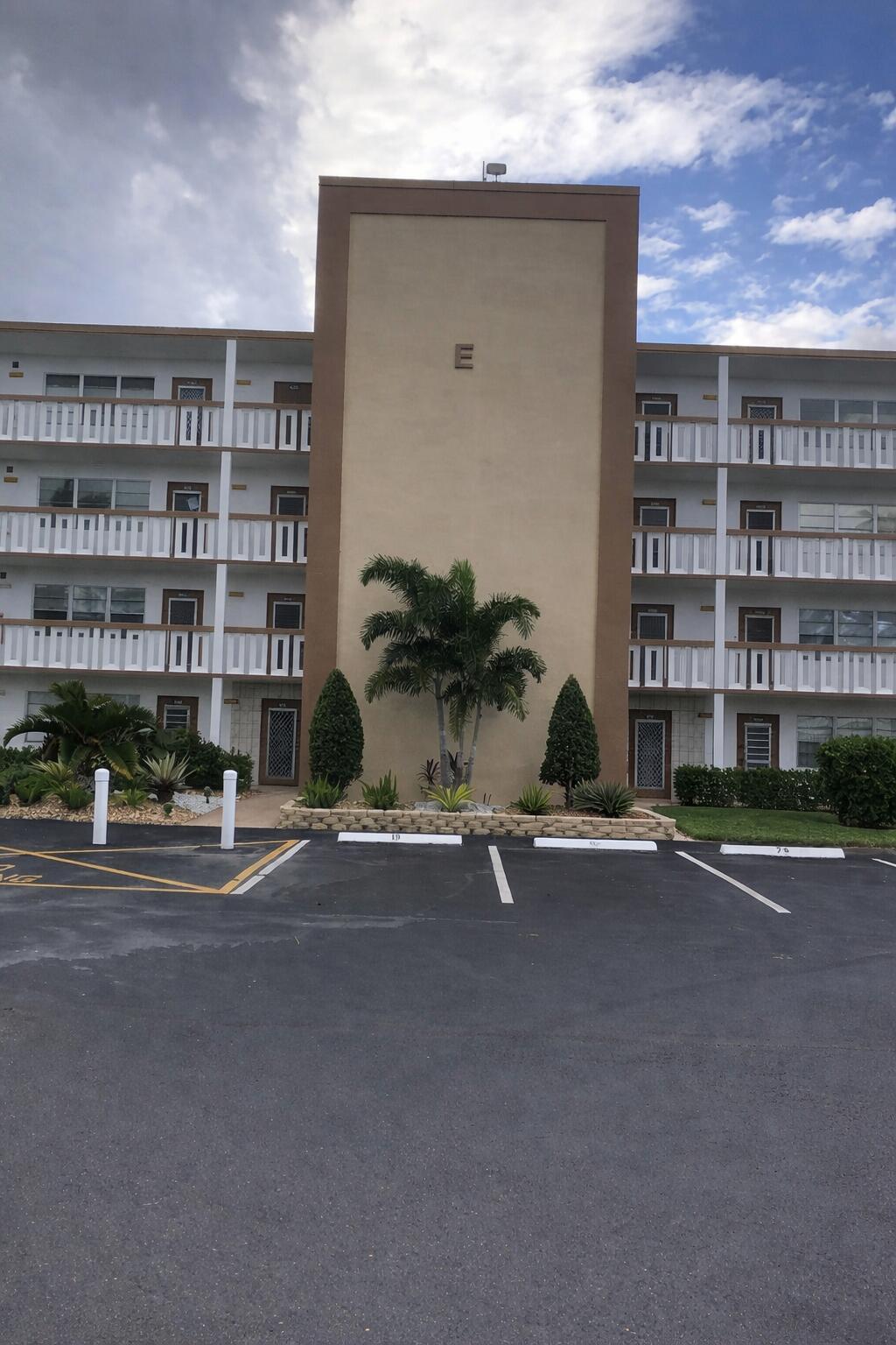 3085 Cornwall East Boca Raton, FL 33434 - Photo 8 of 14 E Building