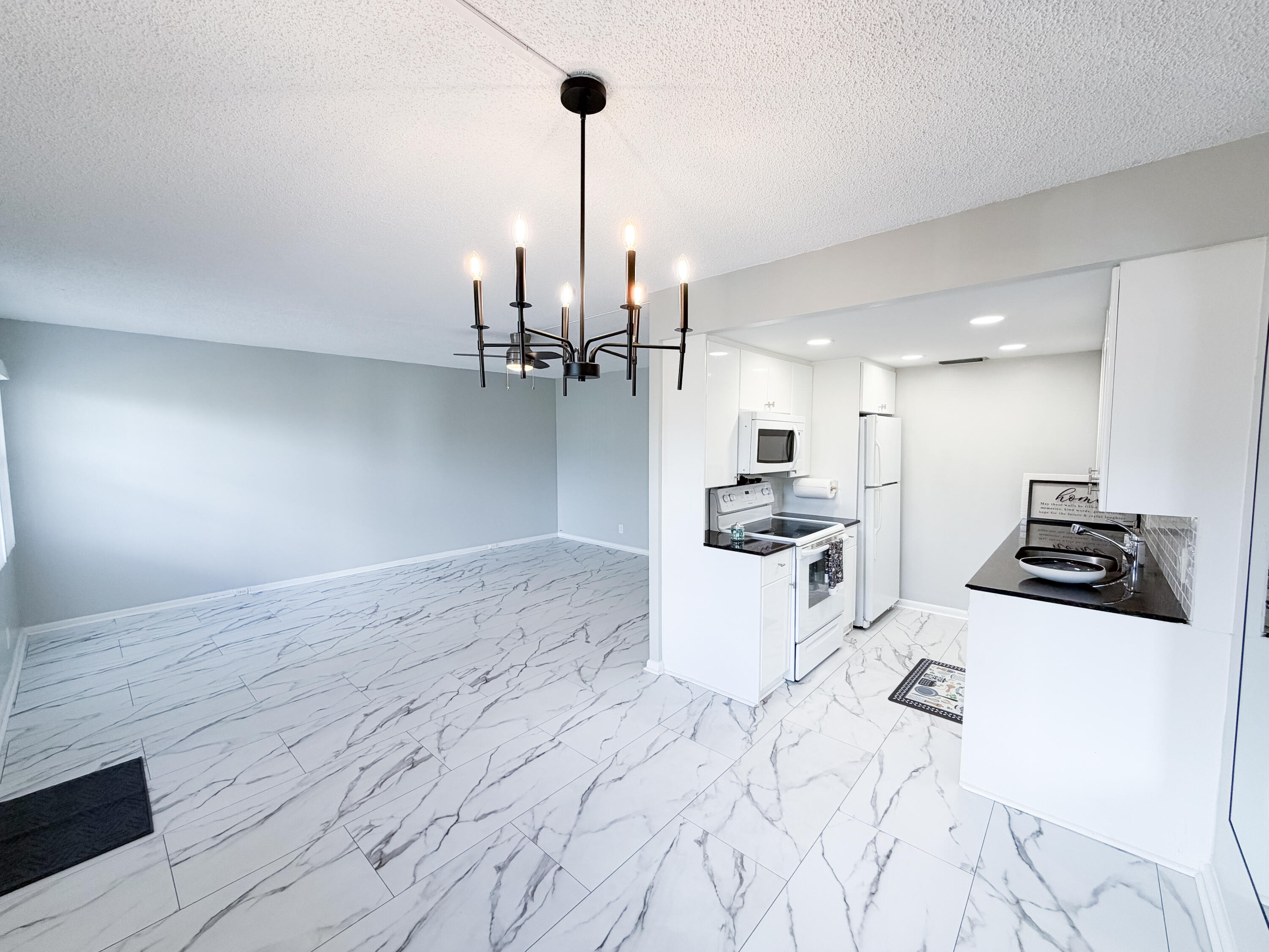 3085 Cornwall East Boca Raton, FL 33434 - Photo 9 of 14 Dinning room