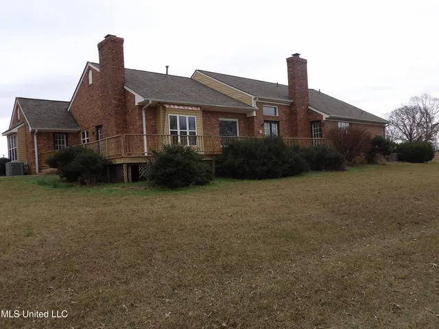 $460,000 | 115 Valentine Road, Holly Springs, MS 38635