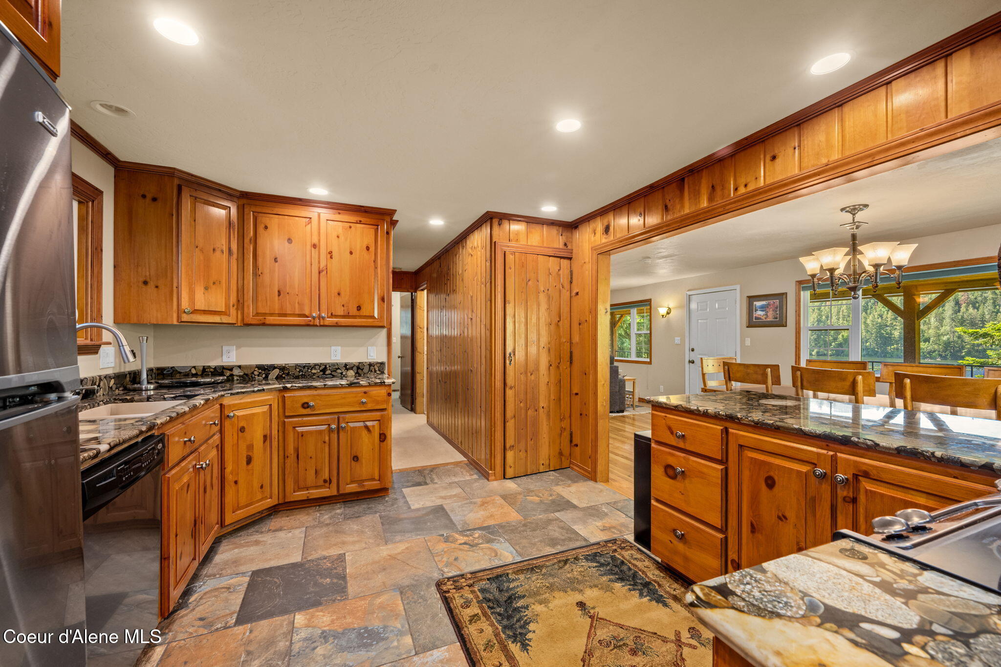 19503 East Hayden Lake Road Hayden, ID 83835 - Photo 26 of 72 Kitchen