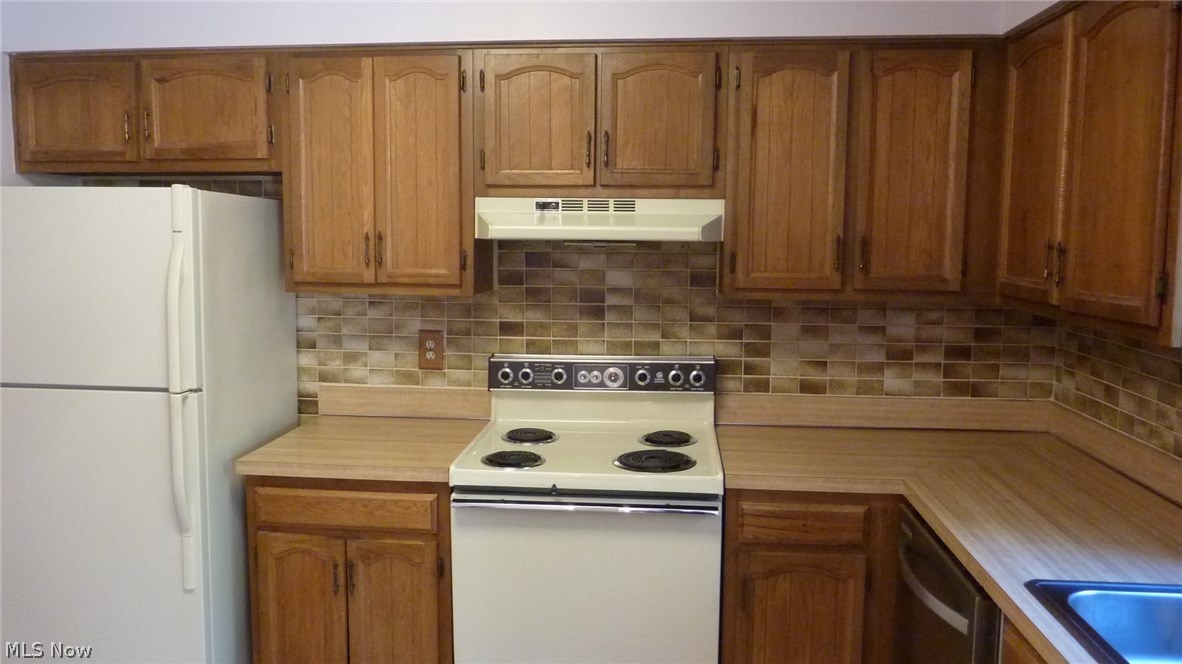 4448 Rabun Lane Cleveland, OH 44143 - Photo 8 of 26