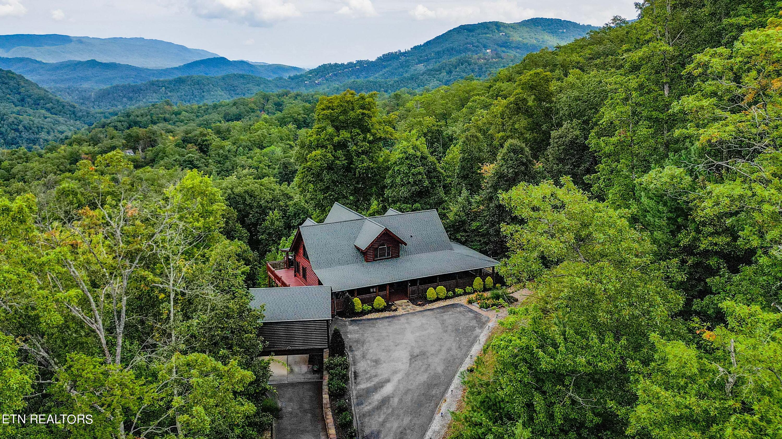 4565 Long Rifle Road Sevierville, TN 37862 - Photo 3 of 51 Privacy in the mountains