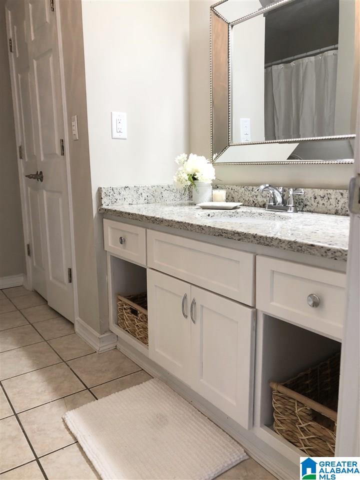 706 Valley Trail Warrior, AL 35180 - Photo 8 of 15