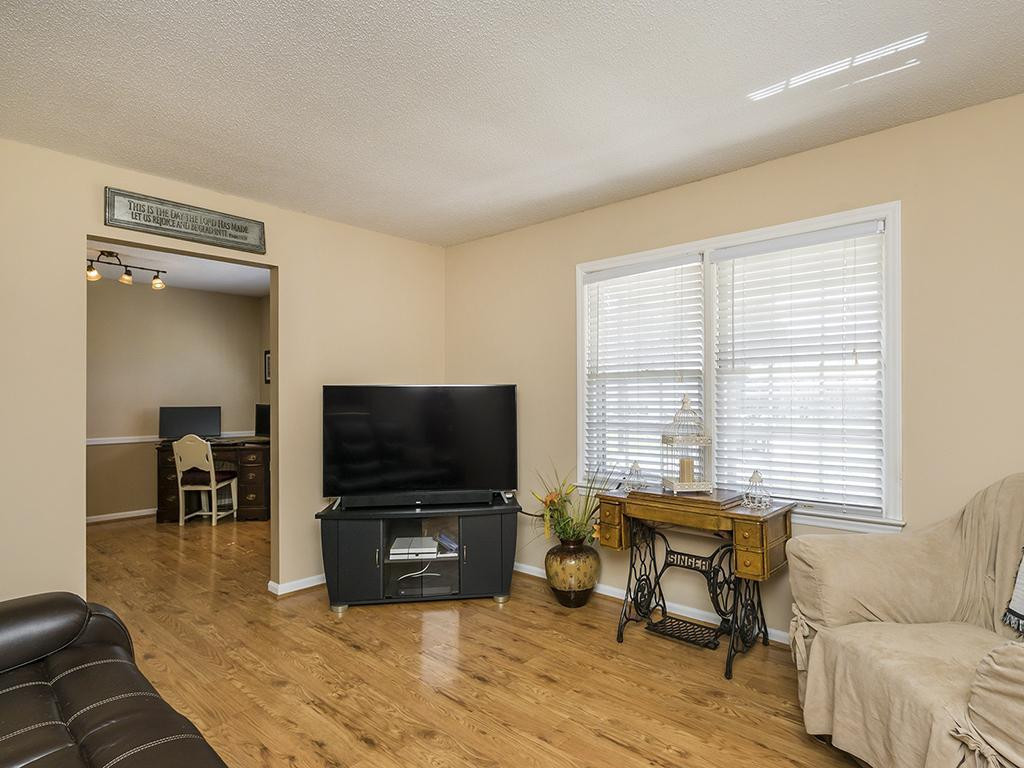 610 Ivey Road Graham, NC 27253 - Photo 7 of 24 Gallery Image 7