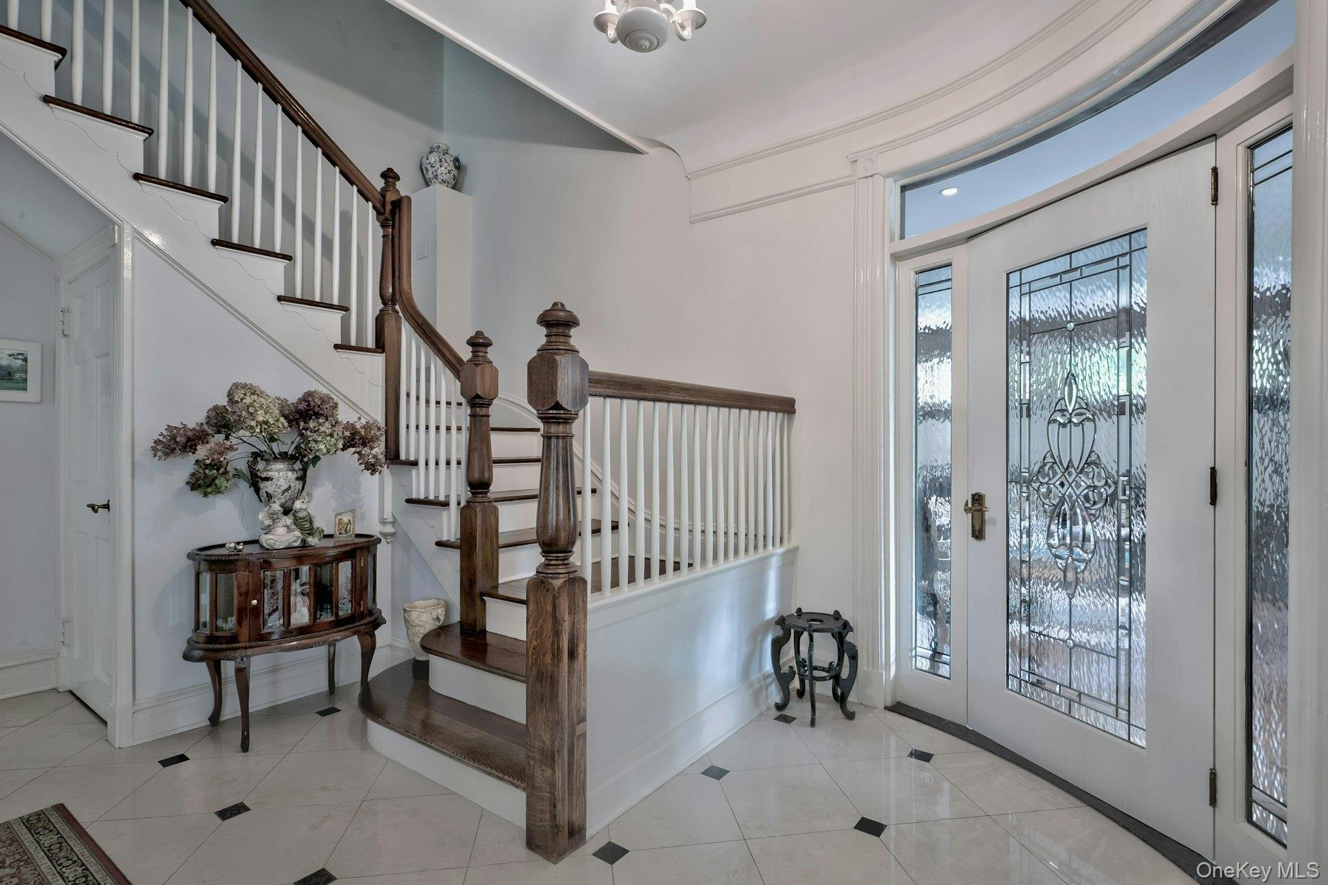 89 Duck Pond Road Glen Cove, NY 11542 - Photo 11 of 48 a view of entryway with livingroom