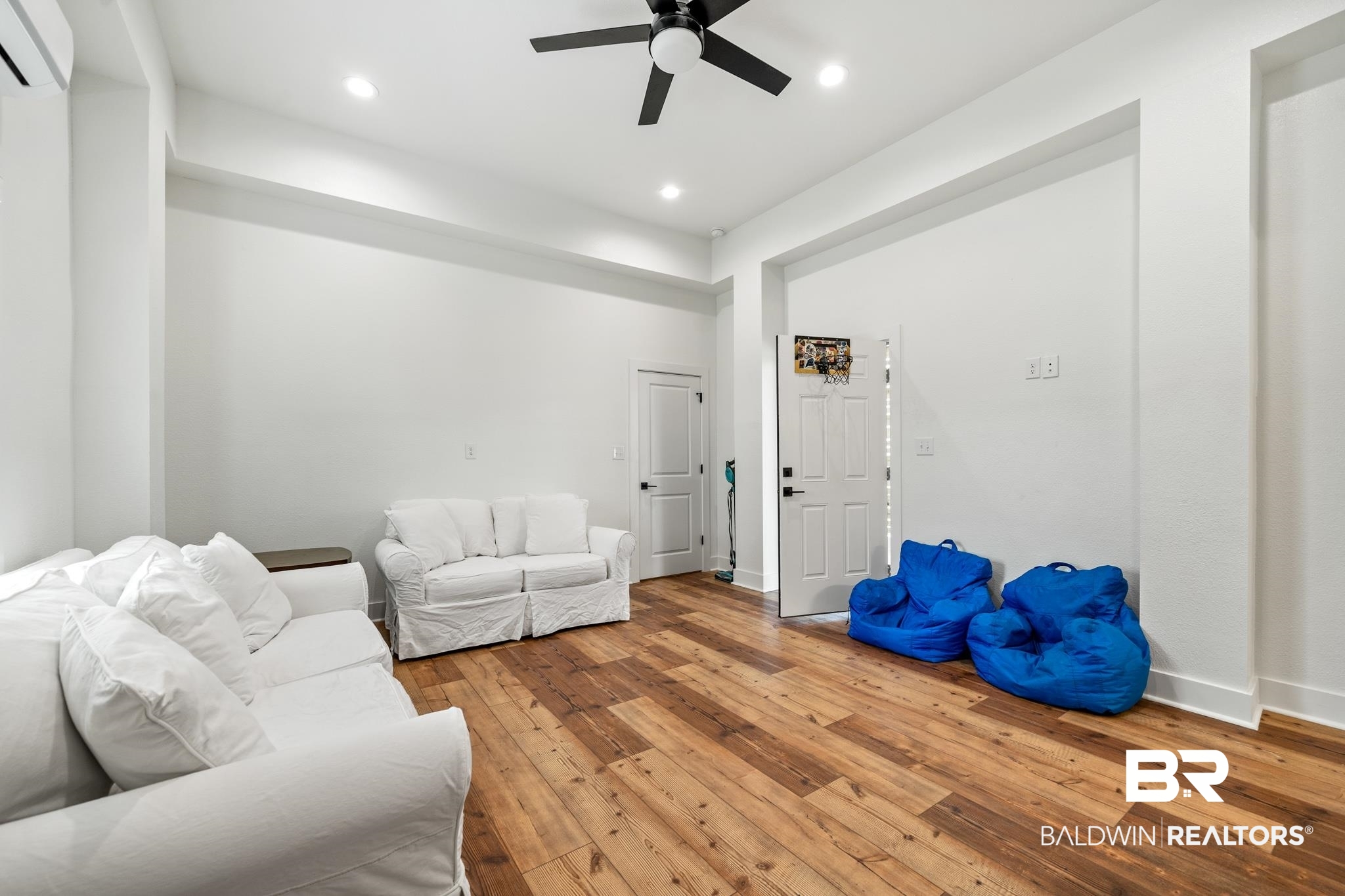 5311 Pine Road Orange Beach, AL 36561 - Photo 19 of 47 Downstairs suite