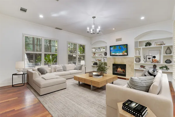 $825,000 | 601 Upson Street, Unit A, Austin, TX 78703