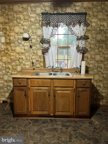 $179,900 | 1703 Industrial Park Road, Mifflintown, PA 17059