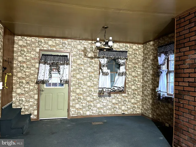 $179,900 | 1703 Industrial Park Road, Mifflintown, PA 17059