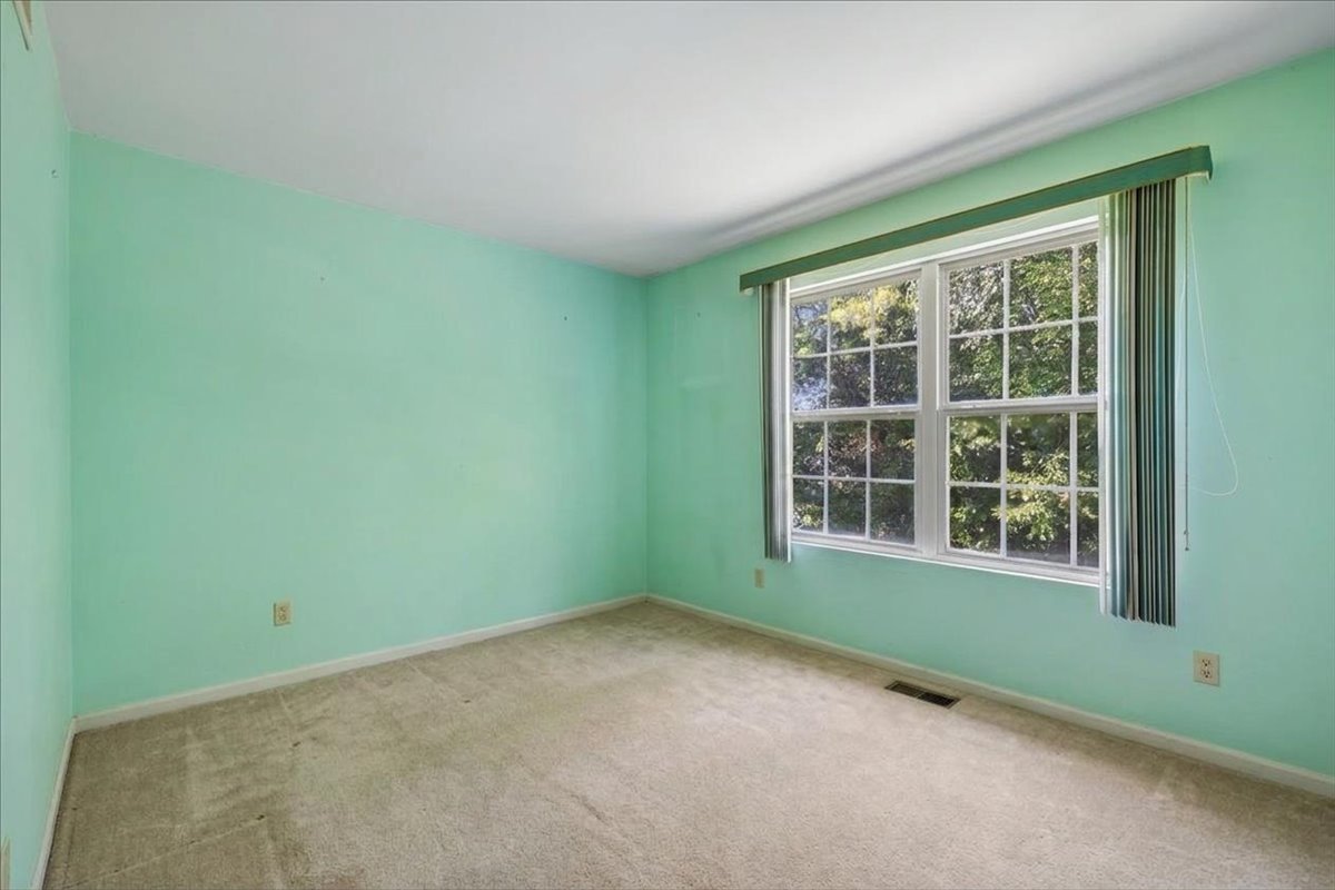 650 Glenbrook Road Crystal Lake, IL 60012 - Photo 14 of 35 Gallery Image 14