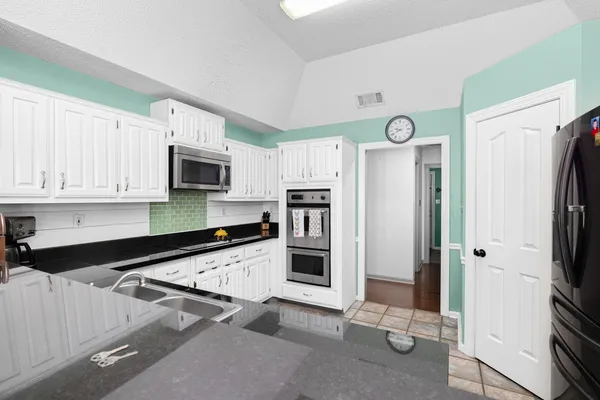 $370,000 | 8906 Pembroke Ellis Drive, Bartlett, TN 38133