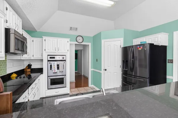 $370,000 | 8906 Pembroke Ellis Drive, Bartlett, TN 38133