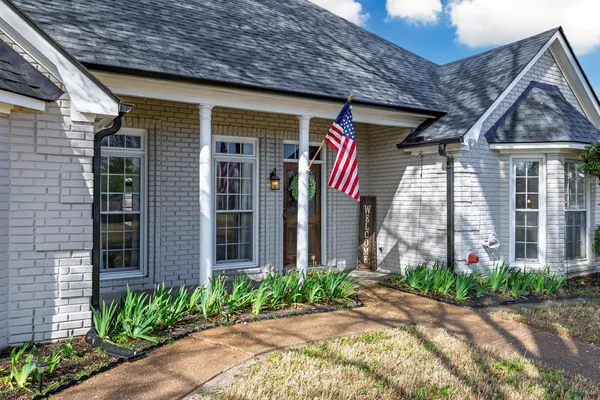 $370,000 | 8906 Pembroke Ellis Drive, Bartlett, TN 38133