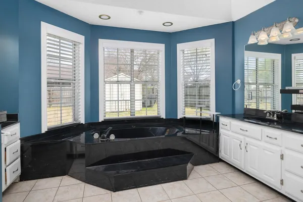 $370,000 | 8906 Pembroke Ellis Drive, Bartlett, TN 38133