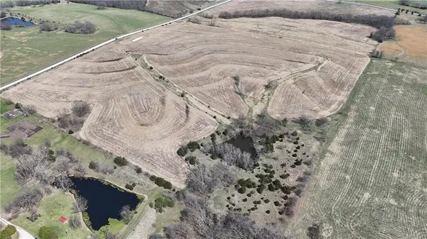 $300,000 | Drake Avenue, Pattonsburg, MO 64670