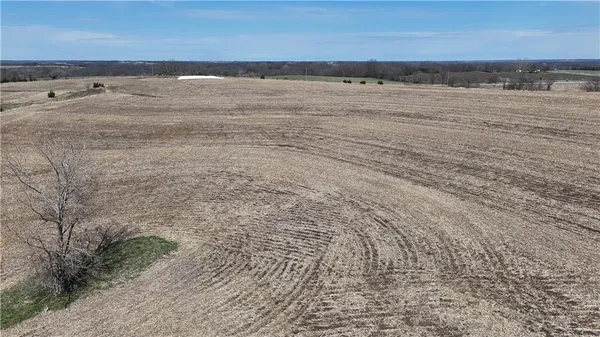 $300,000 | Drake Avenue, Pattonsburg, MO 64670