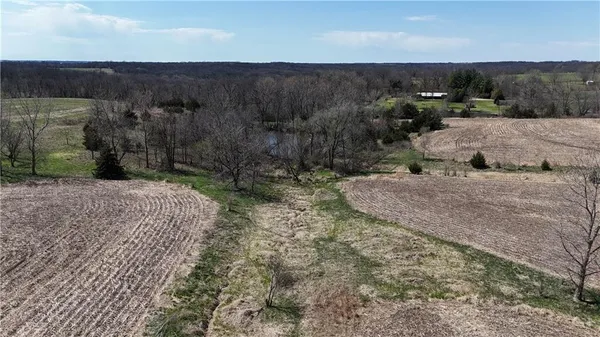 $300,000 | Drake Avenue, Pattonsburg, MO 64670