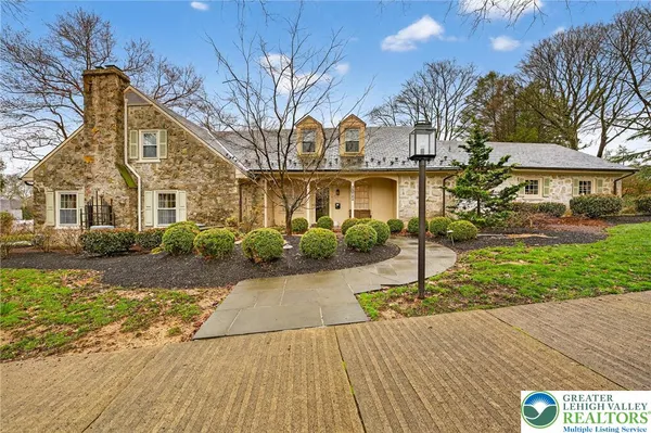 $950,000 | 2011 Sycamore Street, Bethlehem, PA 18017