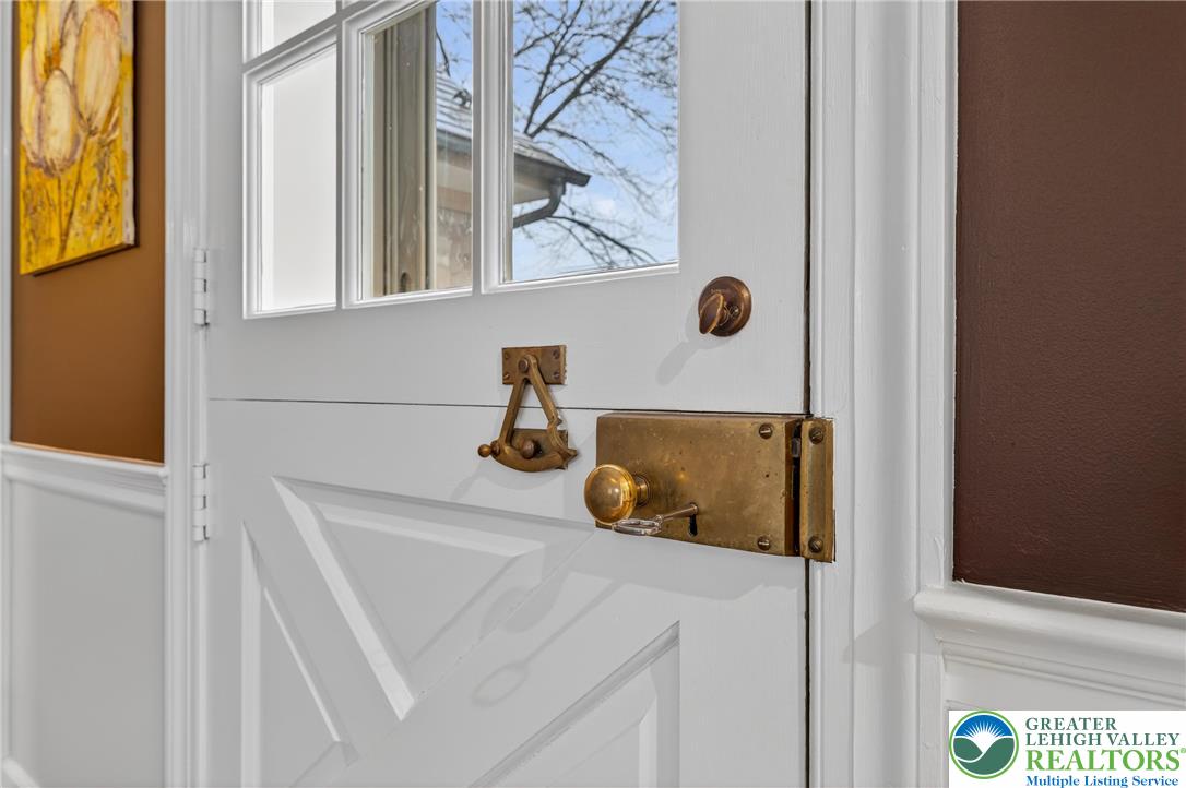 2011 Sycamore Street Bethlehem, PA 18017 - Photo 13 of 96